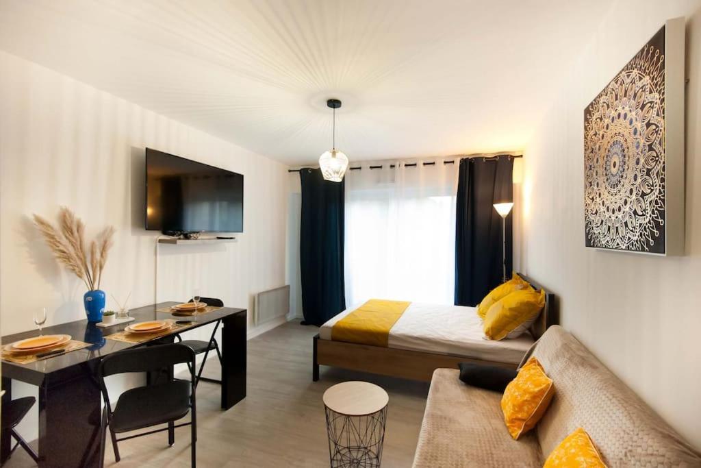 Le Prestigieux Centre Gare Wifi Et Parking Gratuit Apartman Amiens Kültér fotó